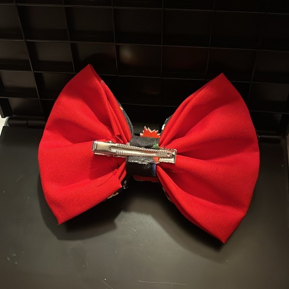 Disney’s Cruella bow - Picture 2 of 4